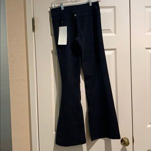 Brand new with tags Lululemon Groove pant